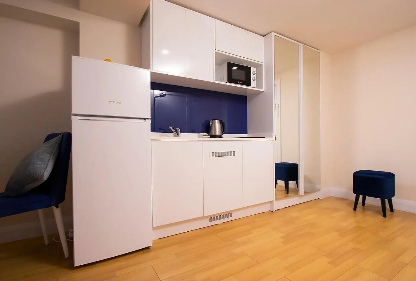 Appartement Schoene Wohnung Mit Meerblick Und Bergen Batoemi