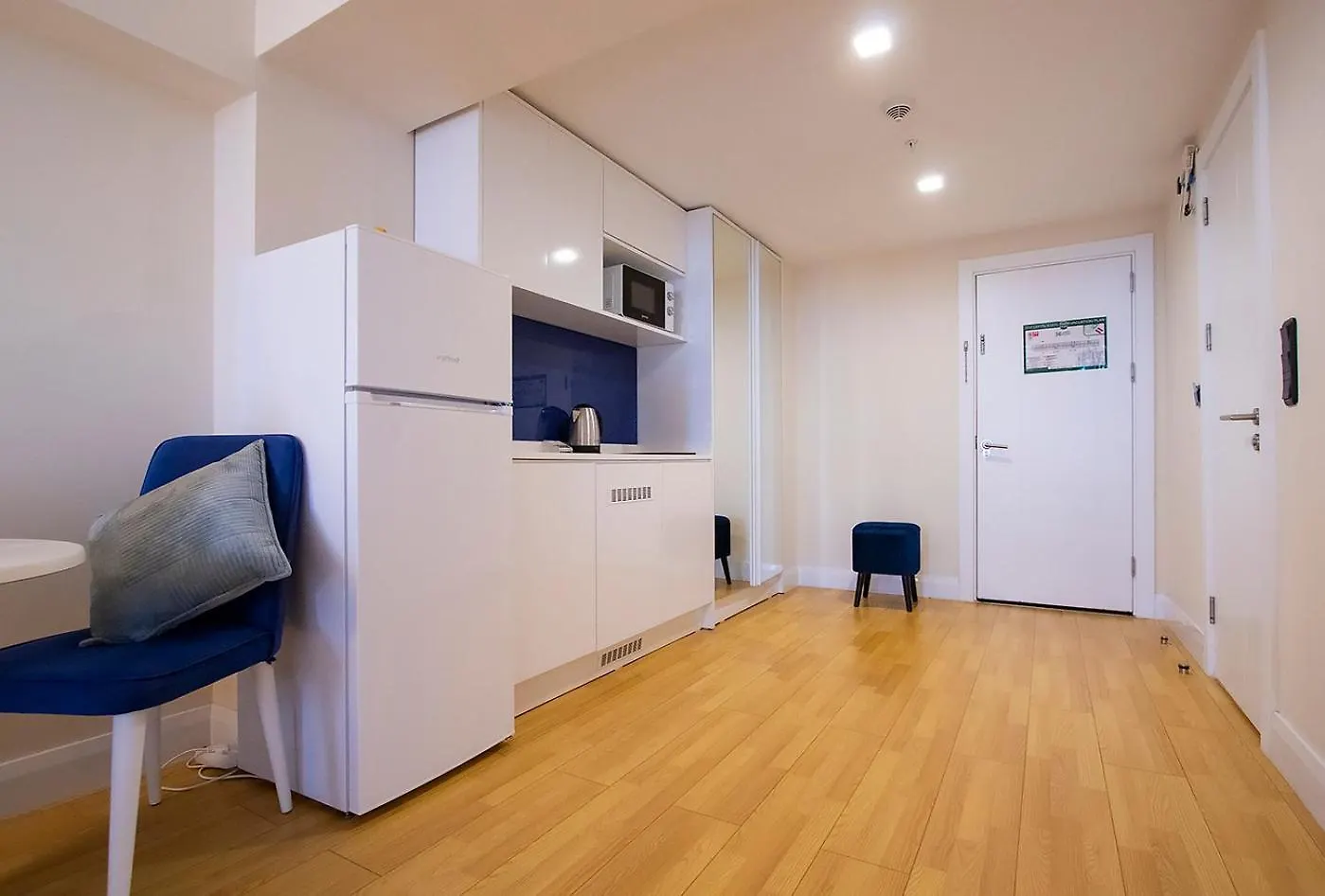 Appartement Schoene Wohnung Mit Meerblick Und Bergen Batoemi Georgië