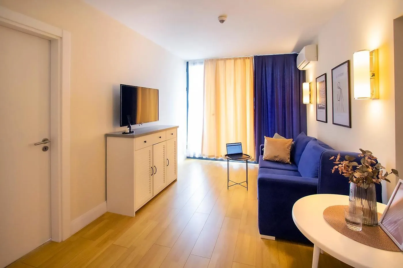 Schoene Wohnung Mit Meerblick Und Bergen Batoemi